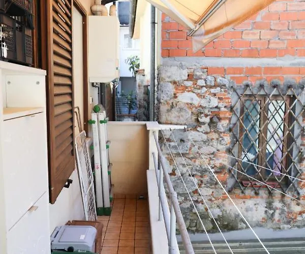 Appartement Modern Loft In The Heart Of Camaiore